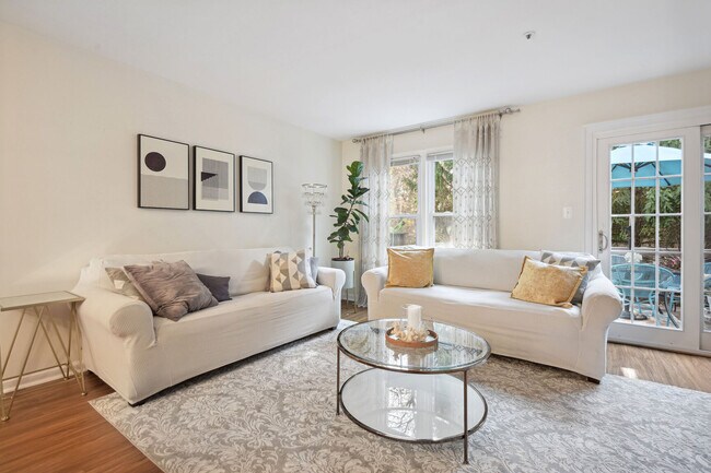 Foto del edificio - 8626 Fountain Valley Dr