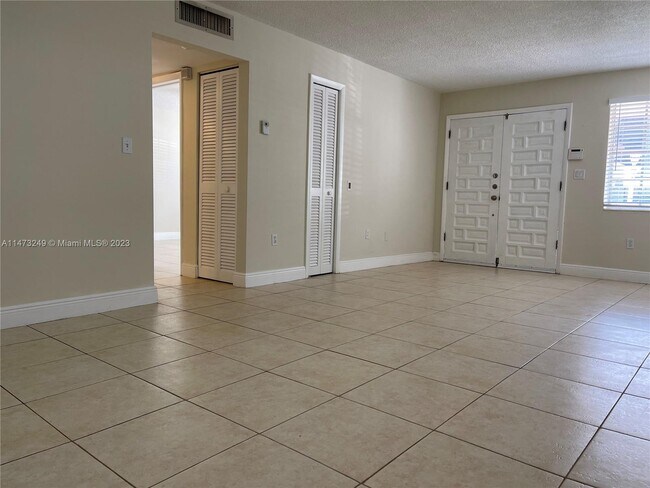 Foto del edificio - 4313 SW 69th Ave