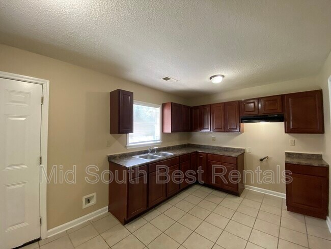 Building Photo - 3840 Joest Dr