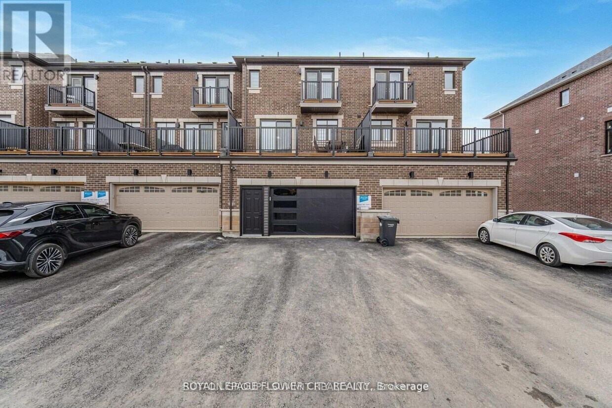 Photo principale - 12200 McLaughlin Rd