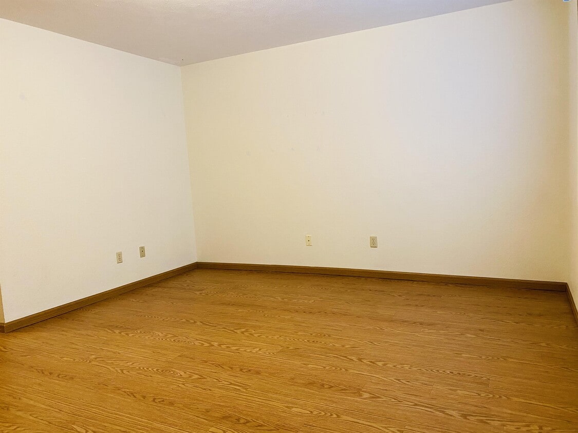 409 Country Villa Ln, Saint Robert, MO 65584 Townhome Rentals in