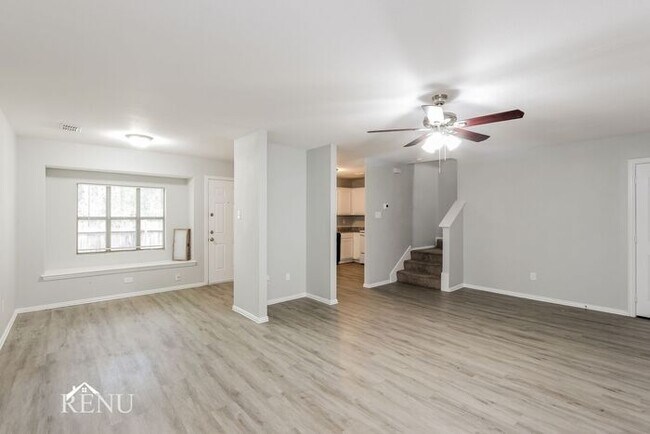 Building Photo - 238 Creek Cove Dr