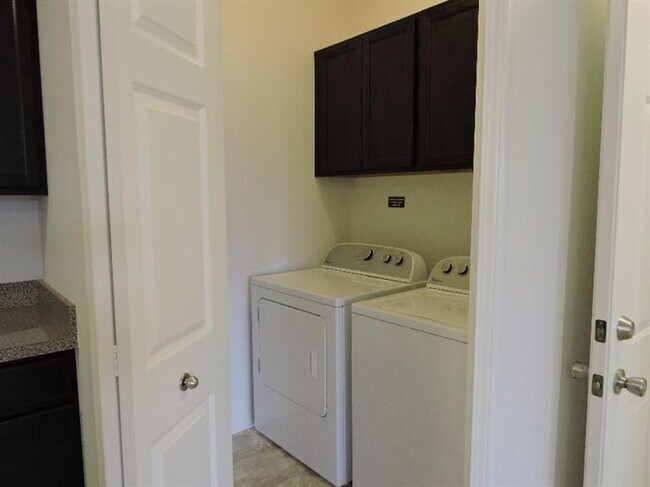 Foto del edificio - 1037 E Summerfield Glen Cir