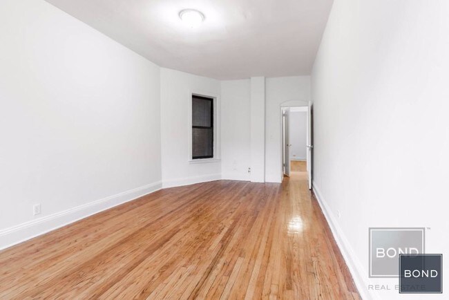 Building Photo - 153 E 96th St