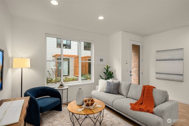 Foto del edificio - 8326-8313 13th Ave NW