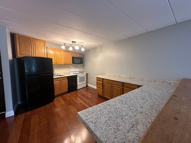 Building Photo - 147 Turner Rd
