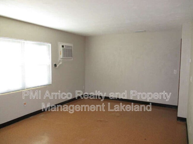 Foto del edificio - 1248 Woodland Ave
