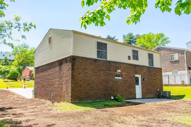 Foto del edificio - AVAILABLE JULY 1ST! Don't miss this STUNNING & UPDATED 3 bedroom in Baldwin!