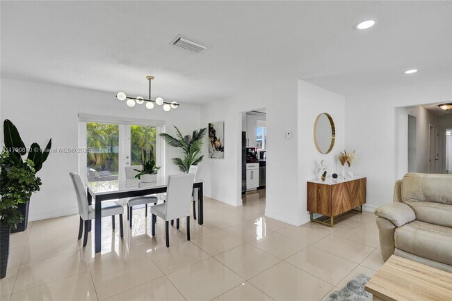 Foto del edificio - 5811 SW 95th Ct