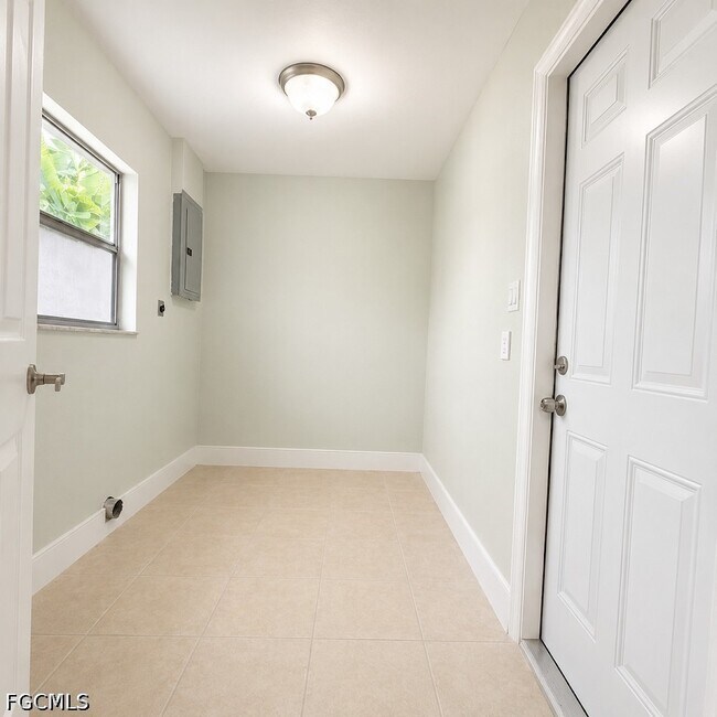 Building Photo - 3982 Wheaton Ct