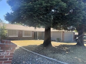Building Photo - 6250 Springview Dr