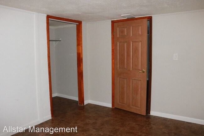 Building Photo - 3 br, 1.5 bath House - 8109 Pelham Dr