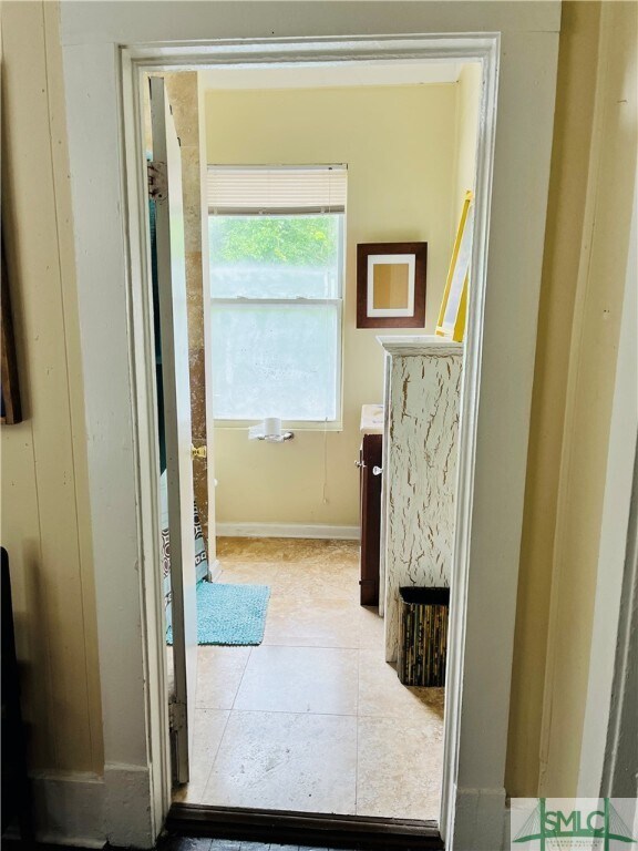 Building Photo - 636 E 37th St