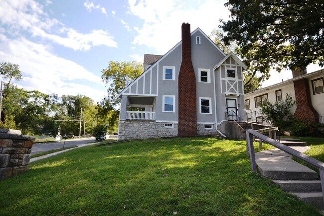 Foto del edificio - 4901 Troostwood Rd