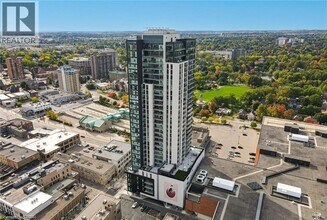 Building Photo - 60 Charles St W
