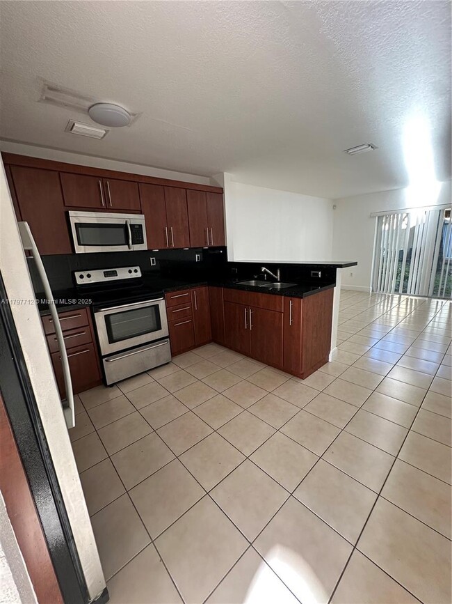 Foto del edificio - 3181 SW 129th Ave