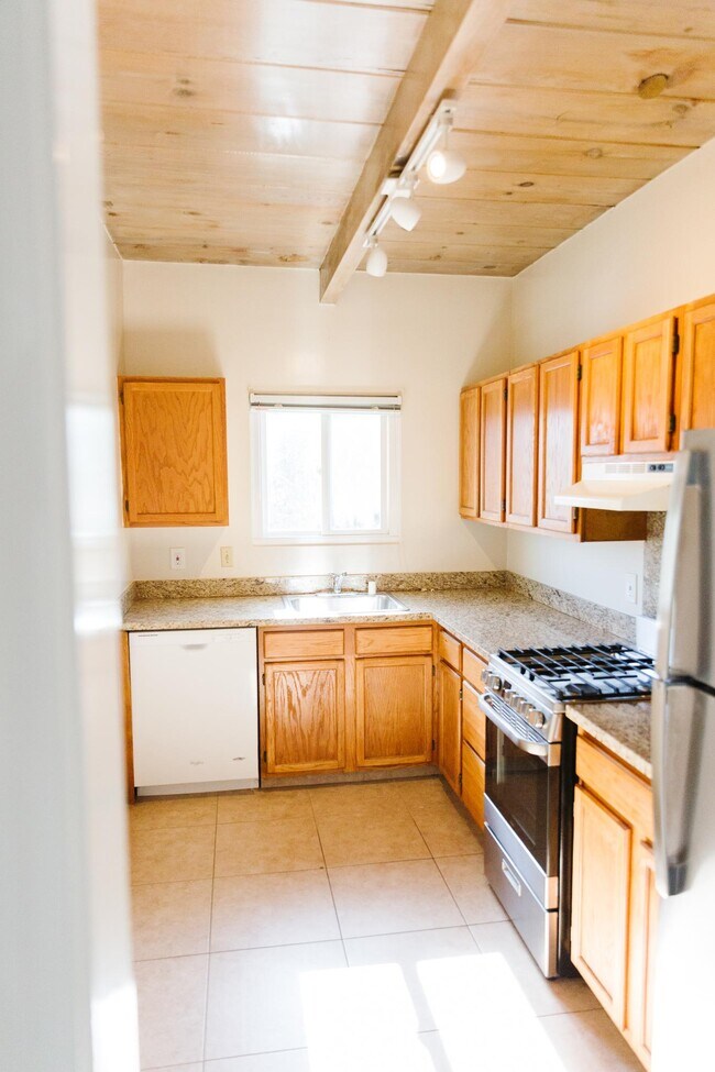 Building Photo - 1224 Belmont Ave