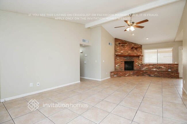 Building Photo - 1254 E Indigo St
