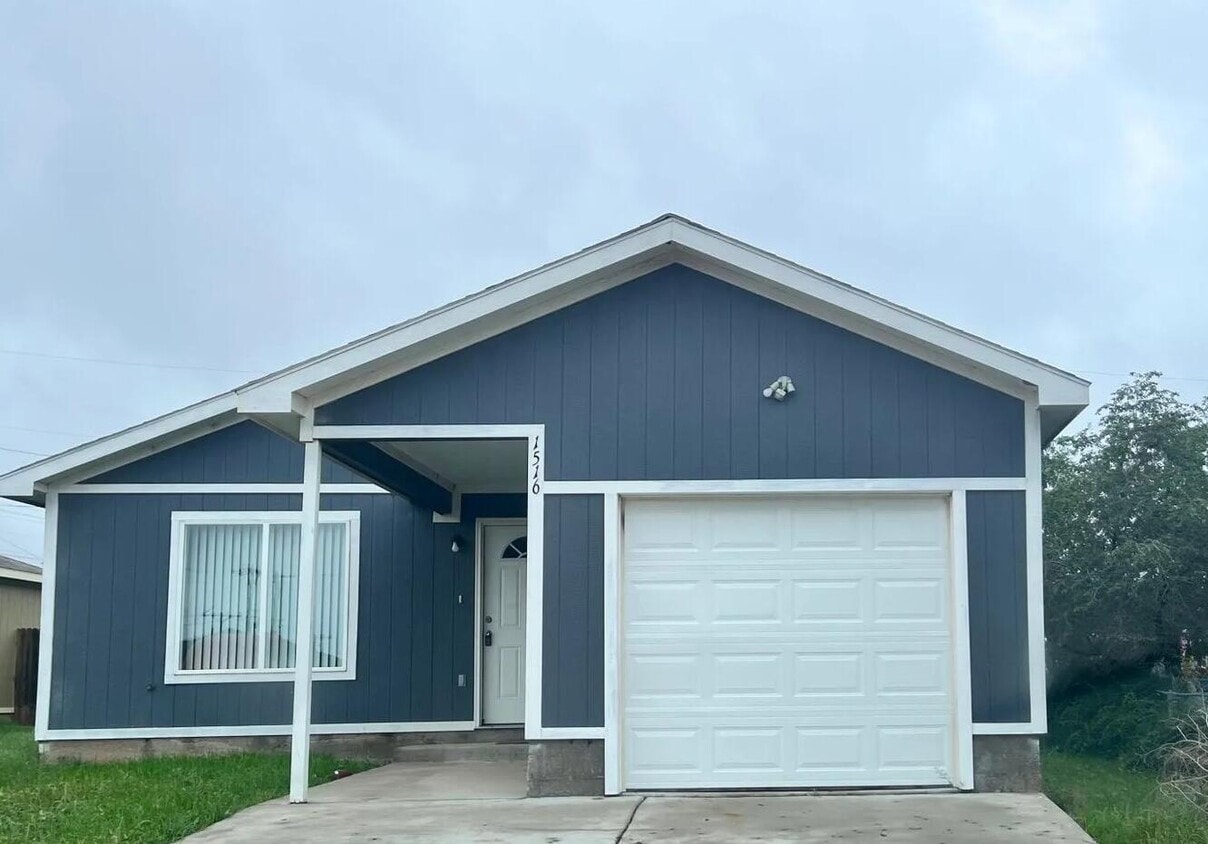 Primary Photo - 1516 E 8th St