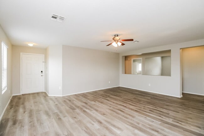 Building Photo - 11213 E Quarry Ave