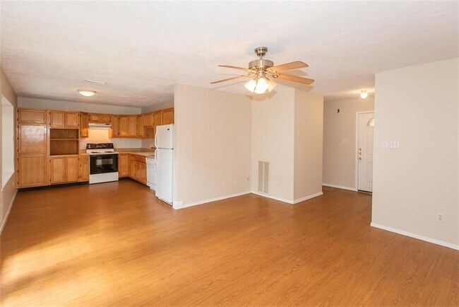 Foto del edificio - 6505 Clubway Ln