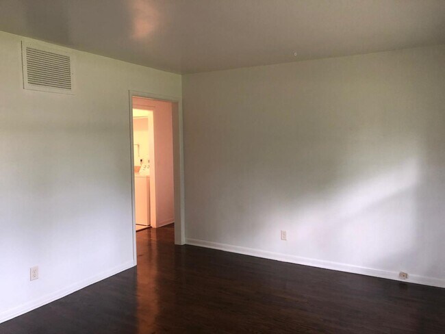 Foto del edificio - 116 Pauline Ave