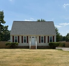302 Cottonwood Ln