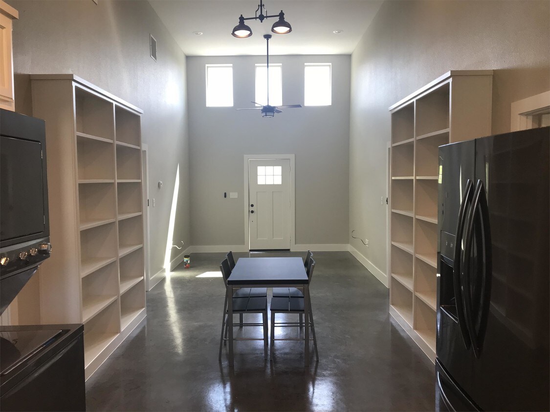 Foto del edificio - 600 Maple St