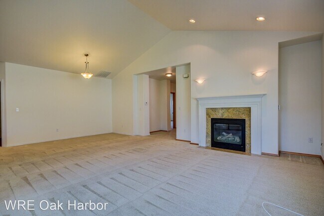 Building Photo - 2 br, 2 bath House - 1232 SW Xavier Dr