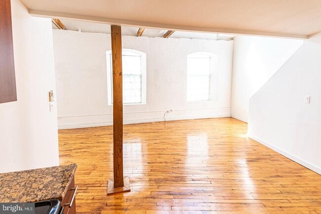 Building Photo - 4 Leverington Ave