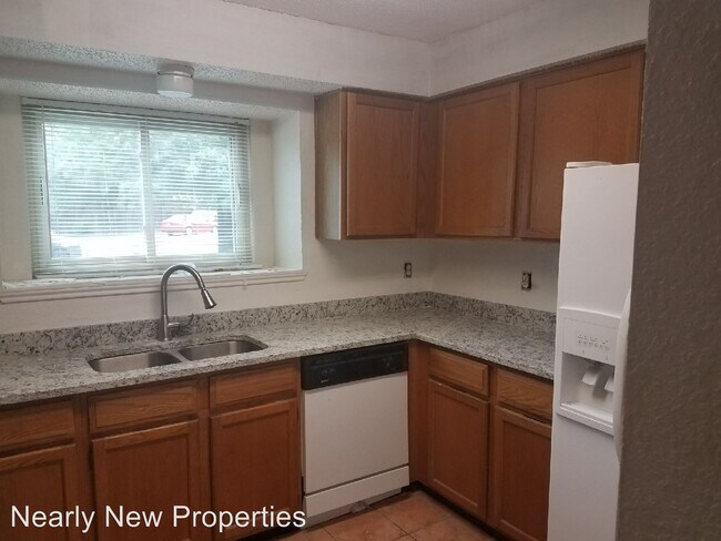 Building Photo - 3 br, 2 bath House - 2421 Trenton Circle