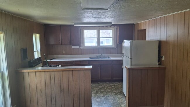 Building Photo - 207 W Shute St