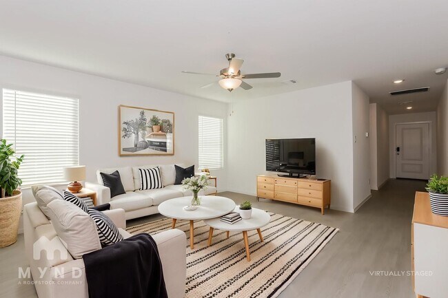 Foto del edificio - 2761 Mistwood Dr