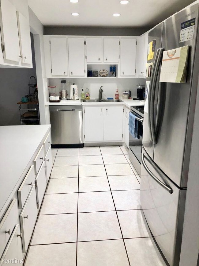 Building Photo - 2 br, 2 bath  - Villa Dorada