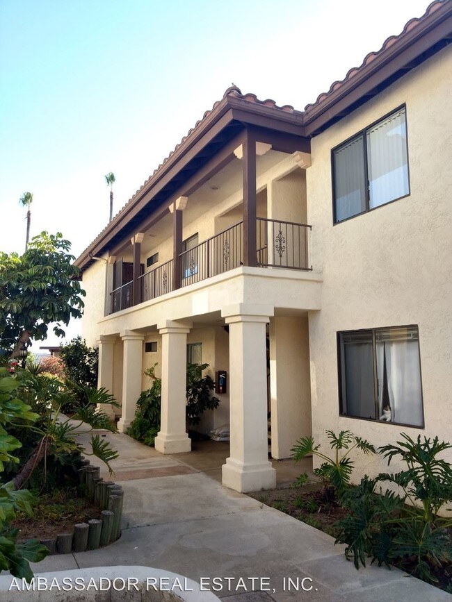 Building Photo - 1 br, 1 bath Apartment - 415 Palm Drive
