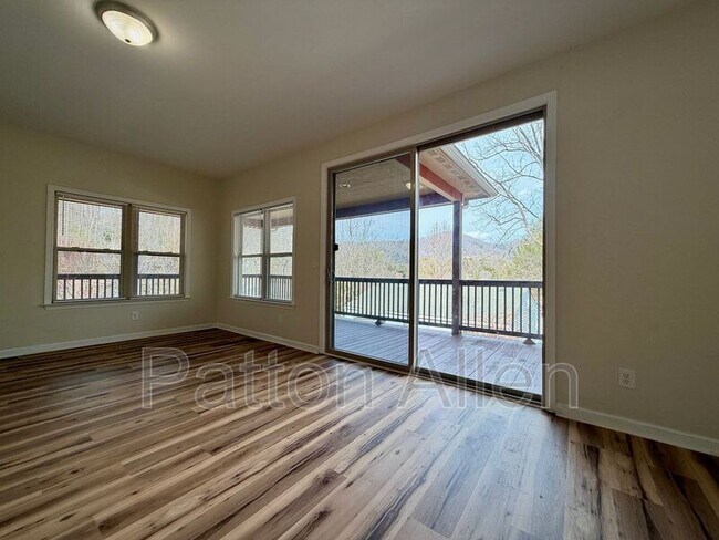 Building Photo - 22 Bassett Rd