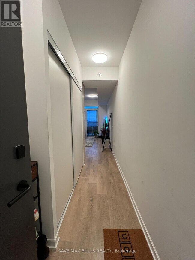 Building Photo - 1285 Dupont St