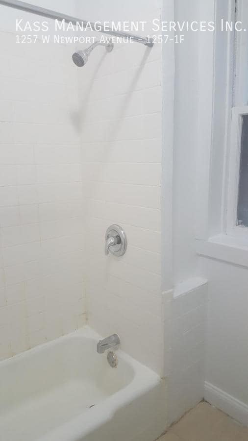 Building Photo - Lakeview/Southport Corridor 2-Story 3 Bed ...