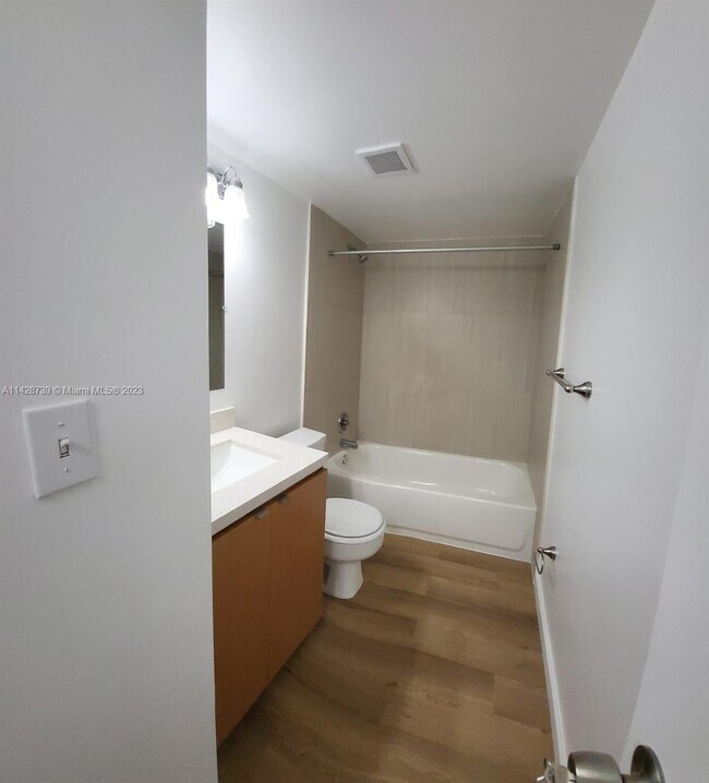 Building Photo - 4354 NW 9th Ave