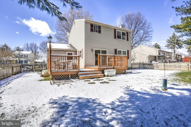 Building Photo - 2833 Pebblebrook Dr