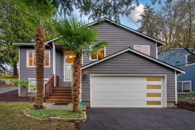 Building Photo - Beautiful Redesigned 2-story SW Seattle