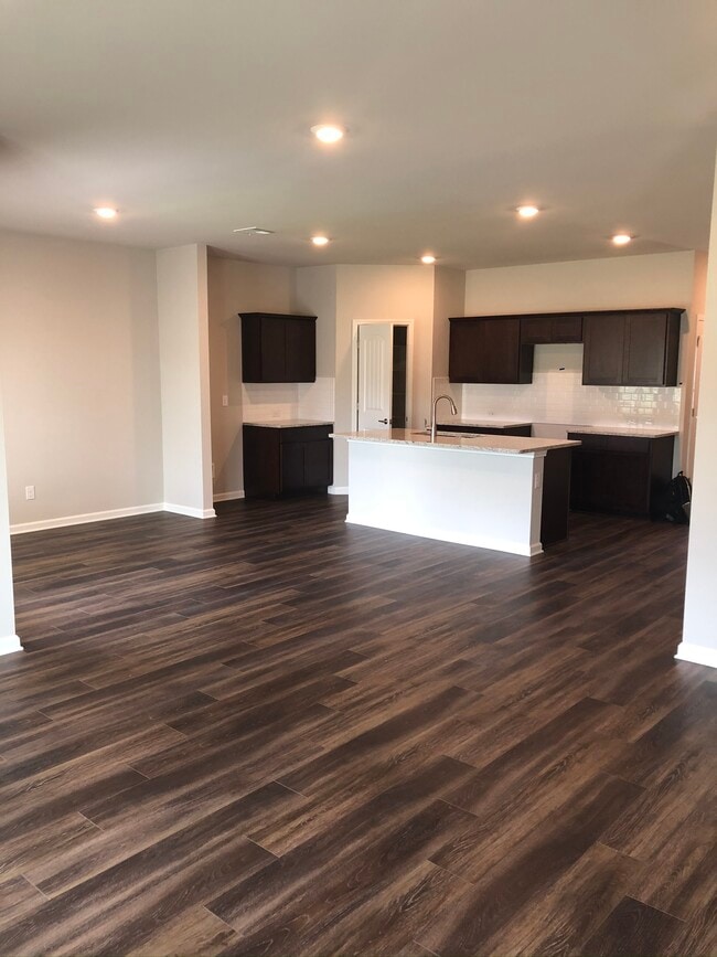 Foto del edificio - 21415 W Grove Dr