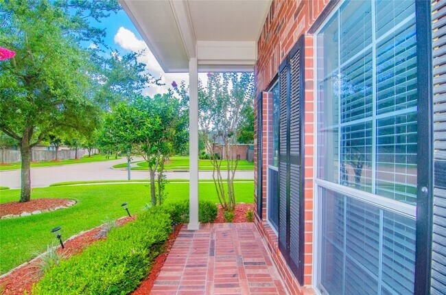 Foto del edificio - 26610 Heatherbriar Ln