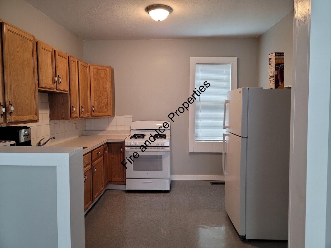 Kitchen 3 - 45 Lawrence St