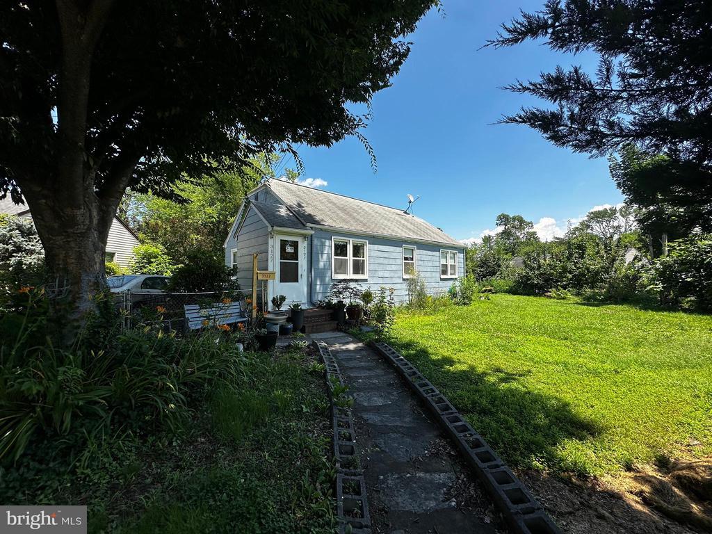 Primary Photo - 3127 Wayne Rd