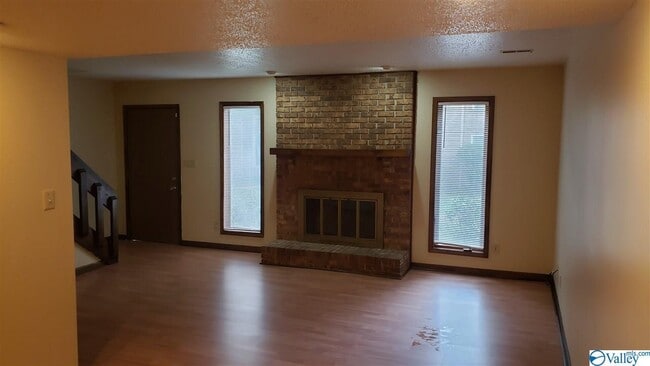 Building Photo - 9005 Mahogany Row SE