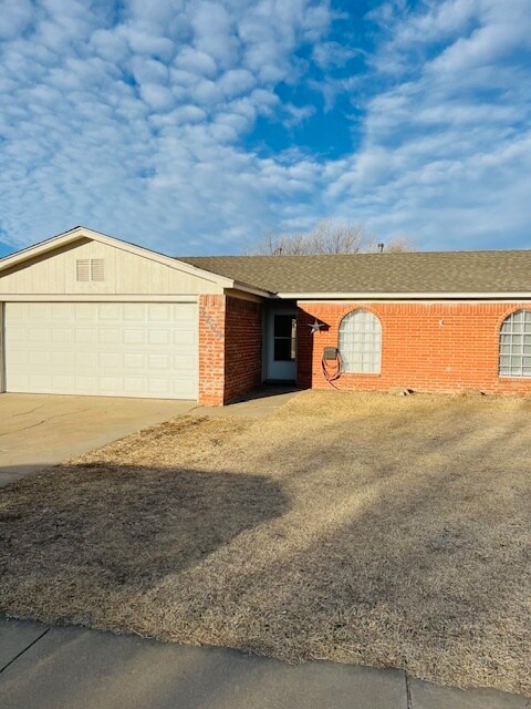 Foto principal - 3204 S Spring St