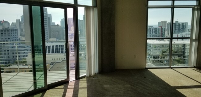 Foto del edificio - Large 2 bedroom downtown, Special!  And Great Views