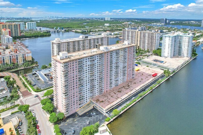 Foto del edificio - 251 174th St