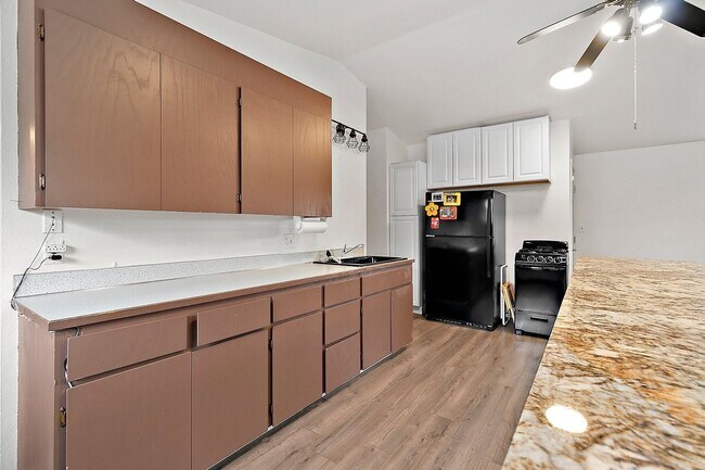 Foto del edificio - Spacious 6BR House in Orting